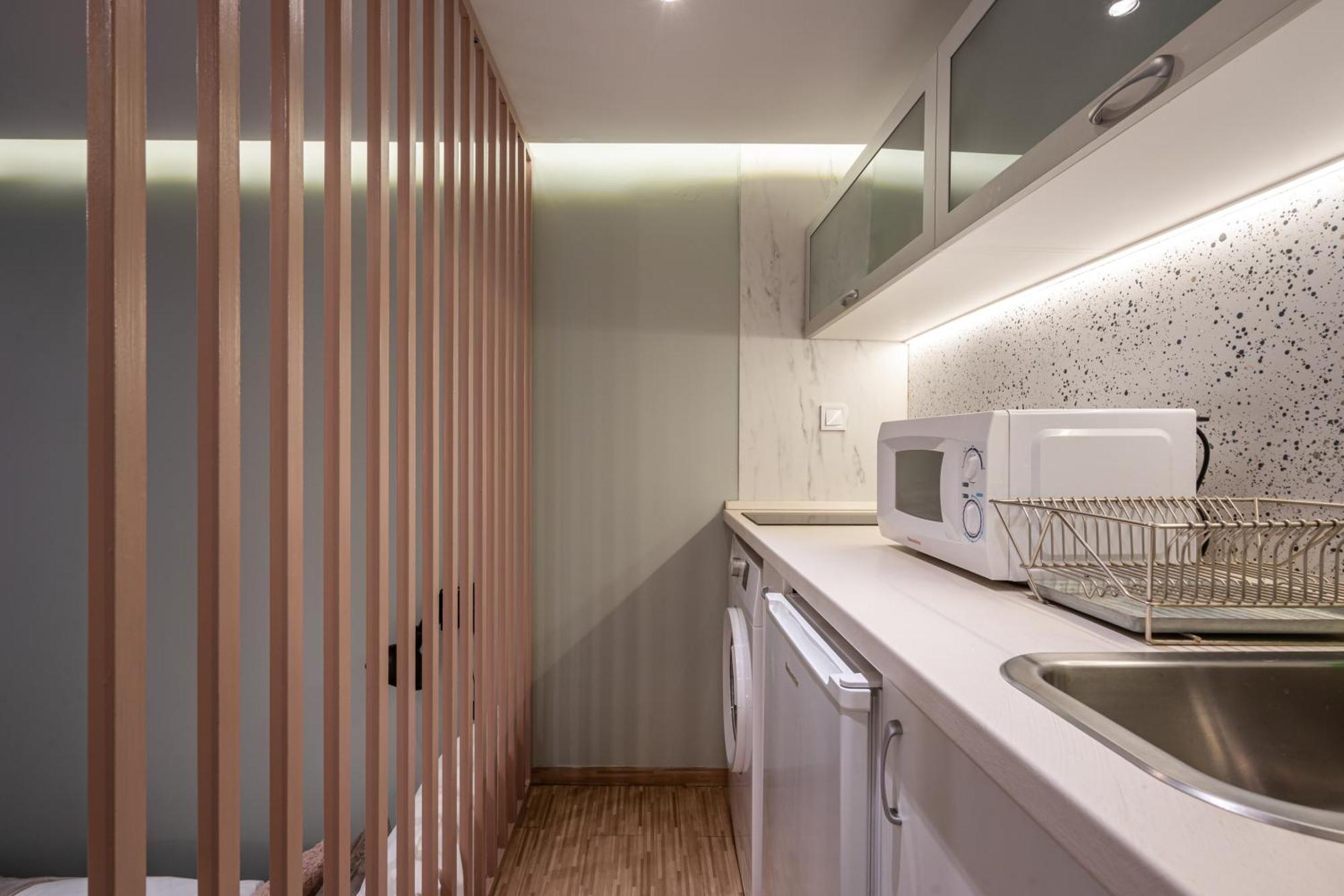 Cozy Little Flat In The City Center Будапеща Екстериор снимка