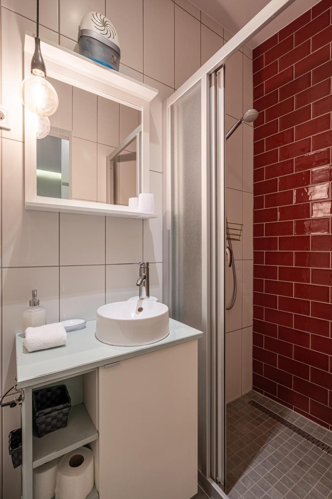 Cozy Little Flat In The City Center Будапеща Екстериор снимка